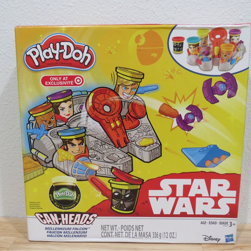 Play-Doh Star Wars Millennium Falcon Featuring Can-Heads NIB